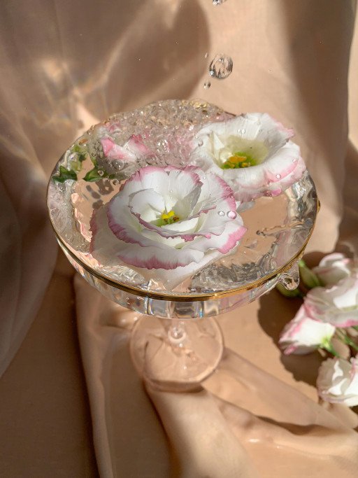 The Ultimate Guide to Luxury Flowers: Elegance and Extravagance in Bloom
